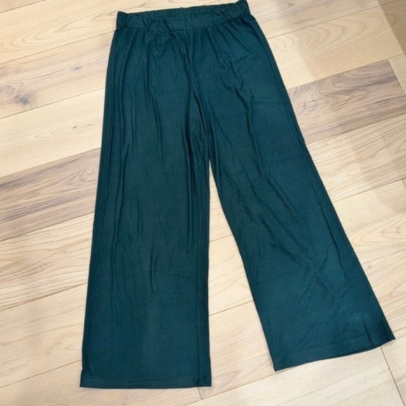 SKIMS Cypress Soft Lounge Pajama SET! - Picture 2 of 7